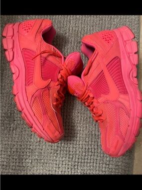 Women’s Nike Vomero Hot Punch Pink